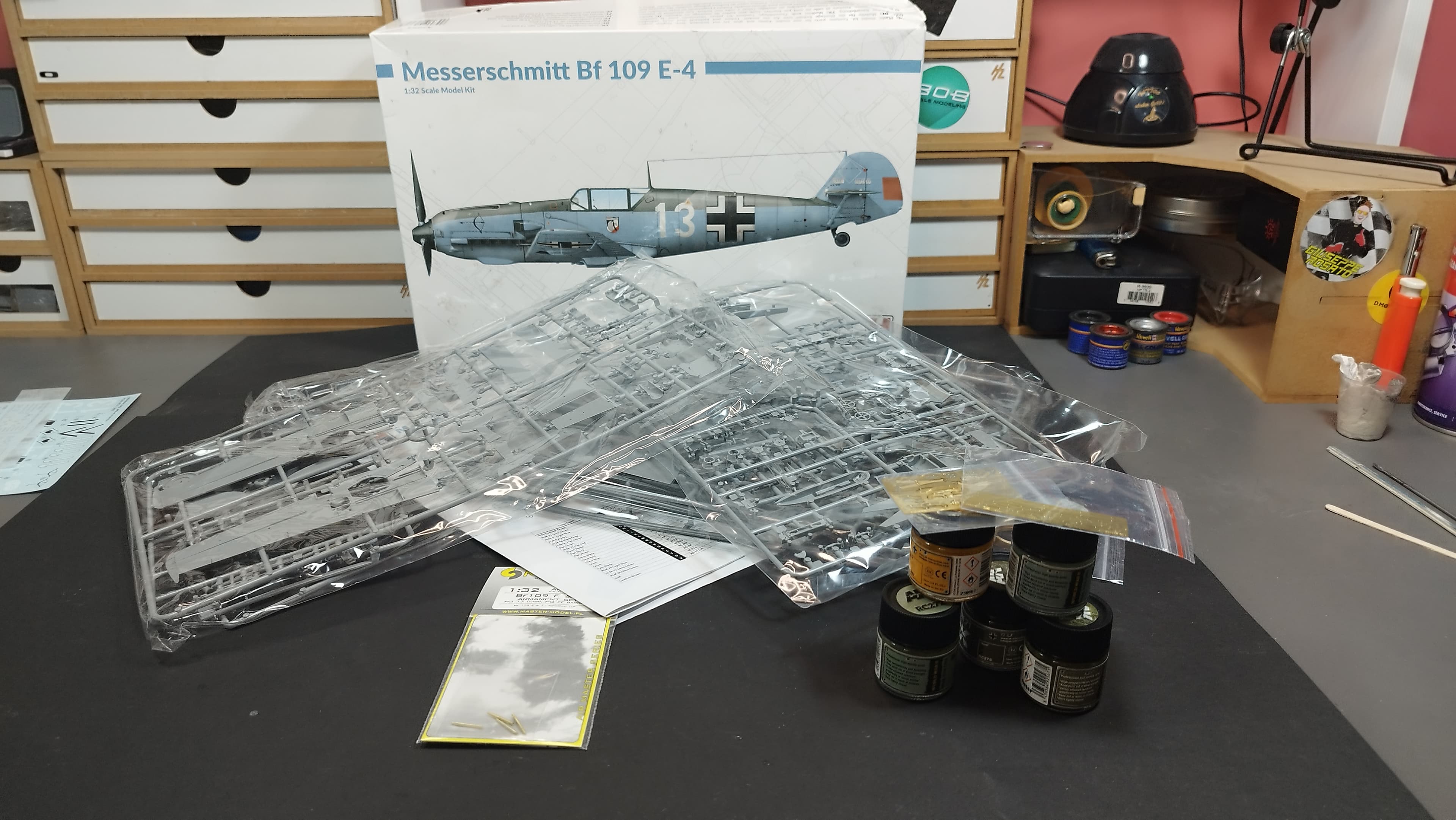 Back to the basics. Clearing the bench for this 1:32 Messerschmitt Bf 109 E-4. Time to turn these sprues into a model..